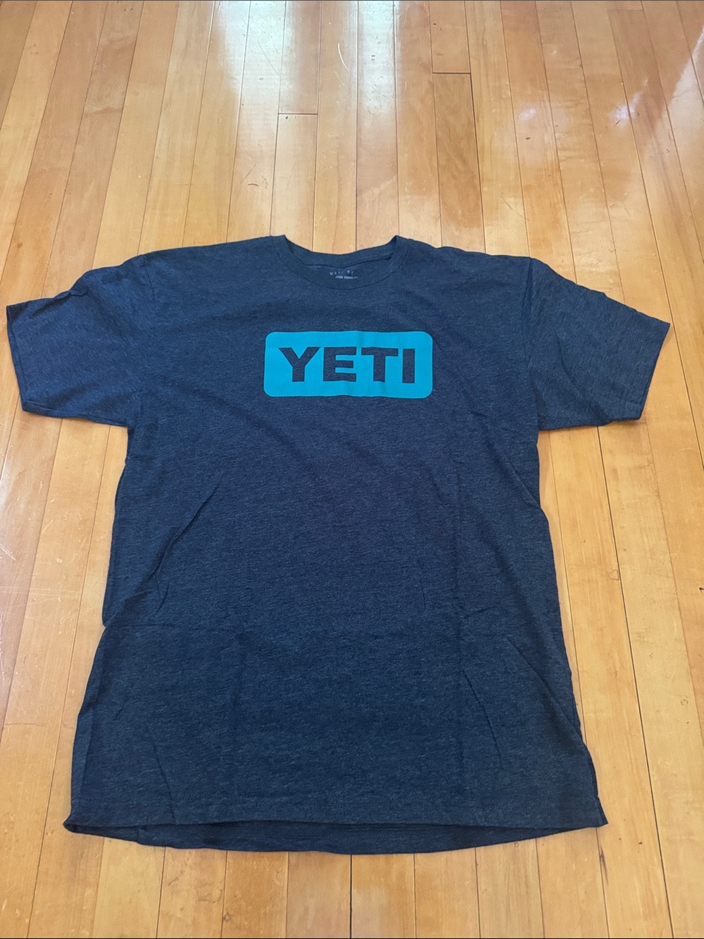 Yeti Charcoal Heather Short Sleeve Tee with Teal Logo men’s L